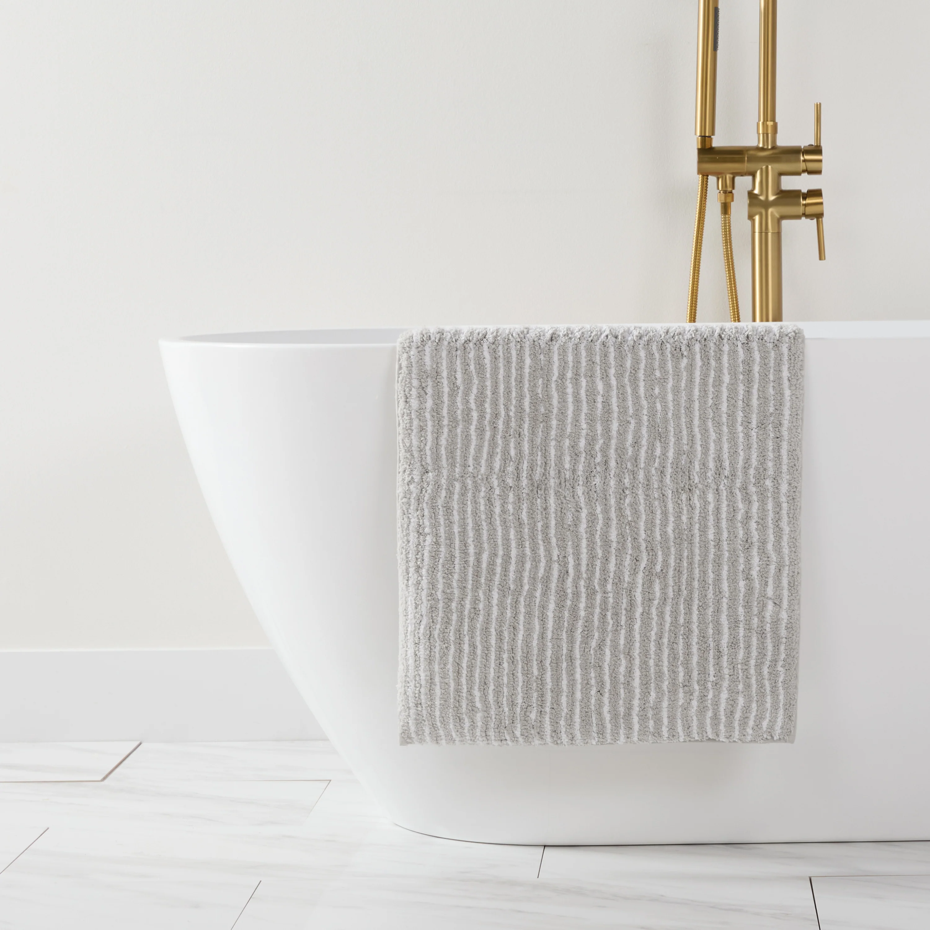 100% Cotton Pin Striped Patterned Bath Mat - Image 10