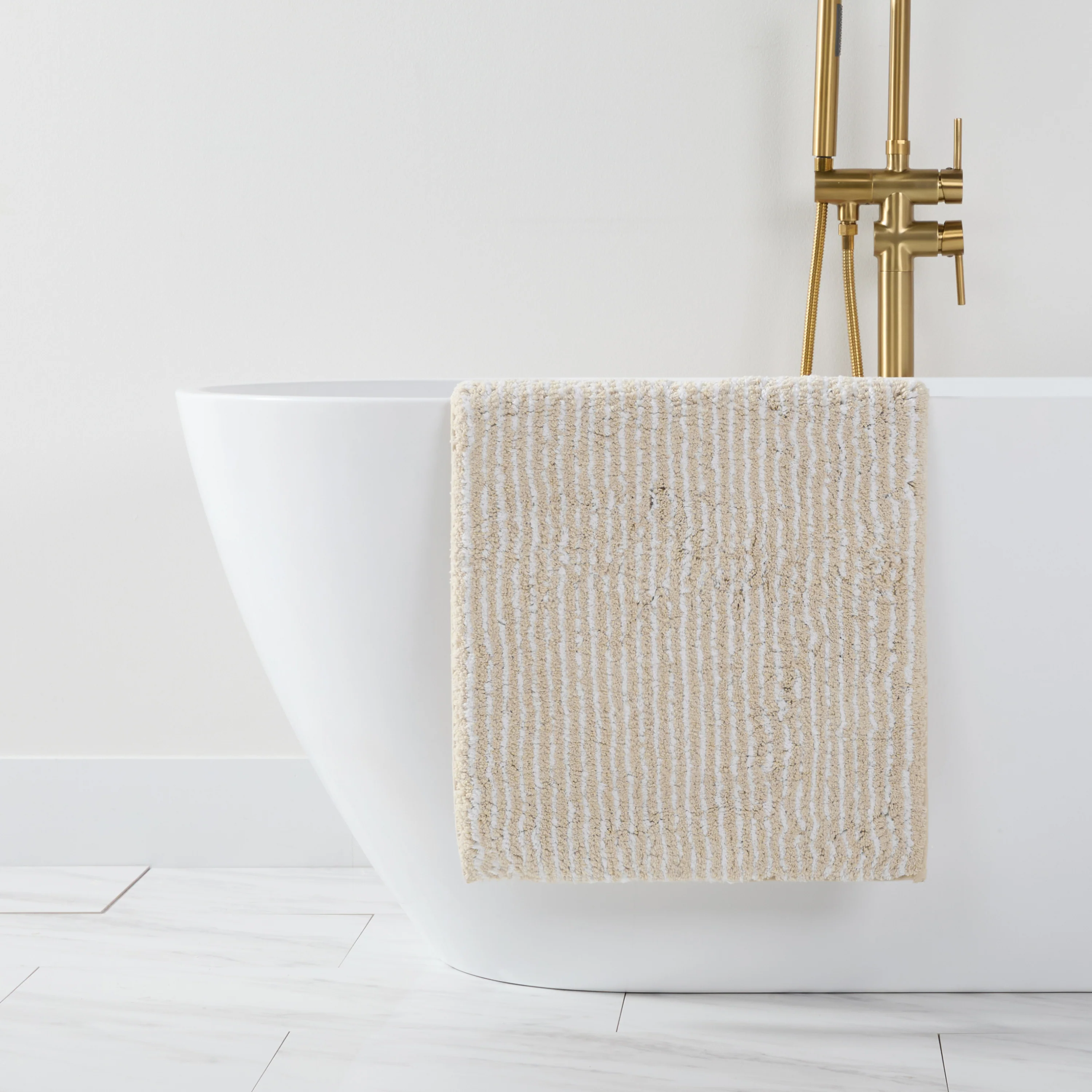 100% Cotton Pin Striped Patterned Bath Mat - Image 7
