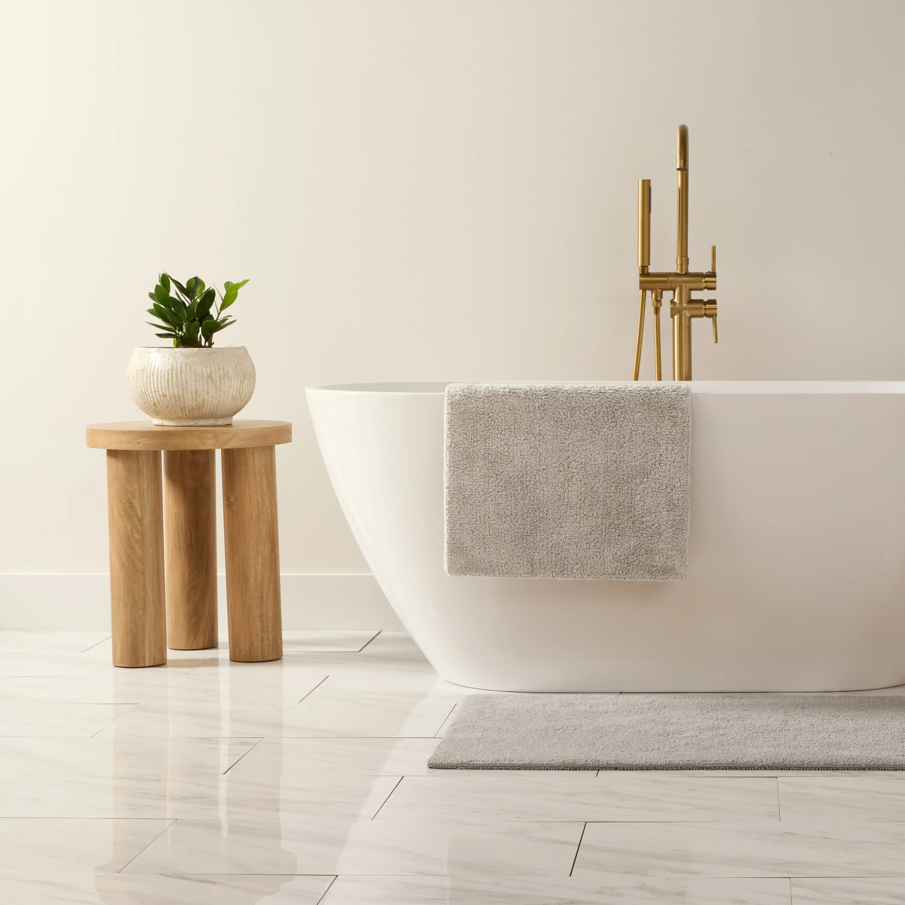 100% Cotton Plush & Loop Reversible Bath Mat - Image 3