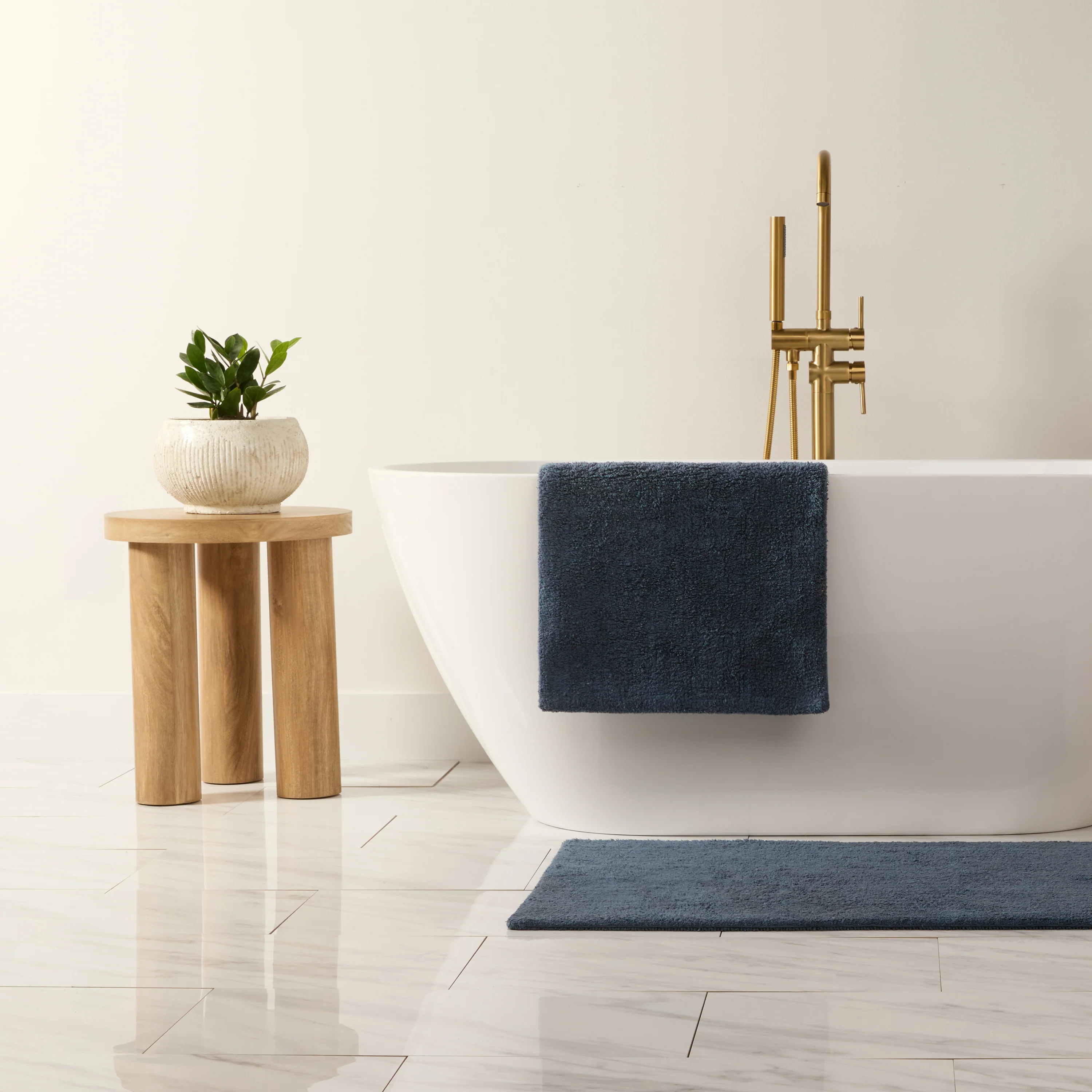100% Cotton Plush & Loop Reversible Bath Mat - Image 6