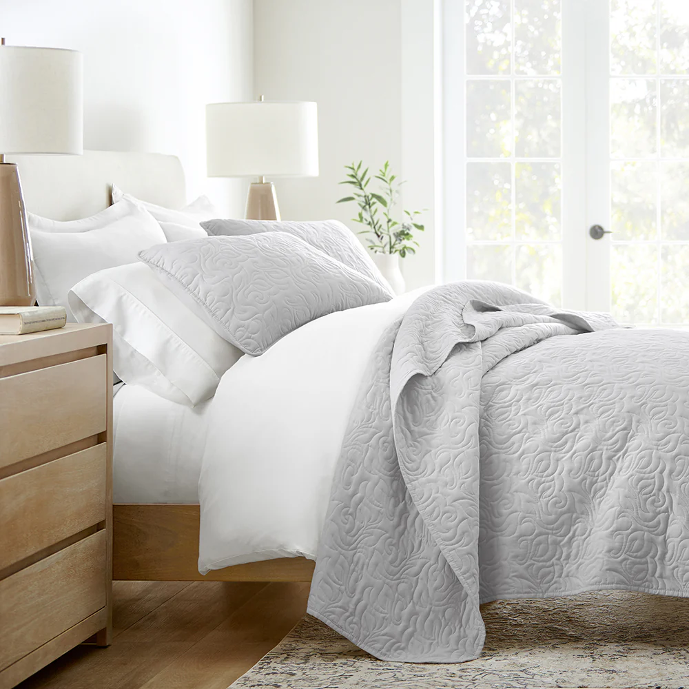 3-Piece Floral Stitch Quilted Coverlet Set - Image 3