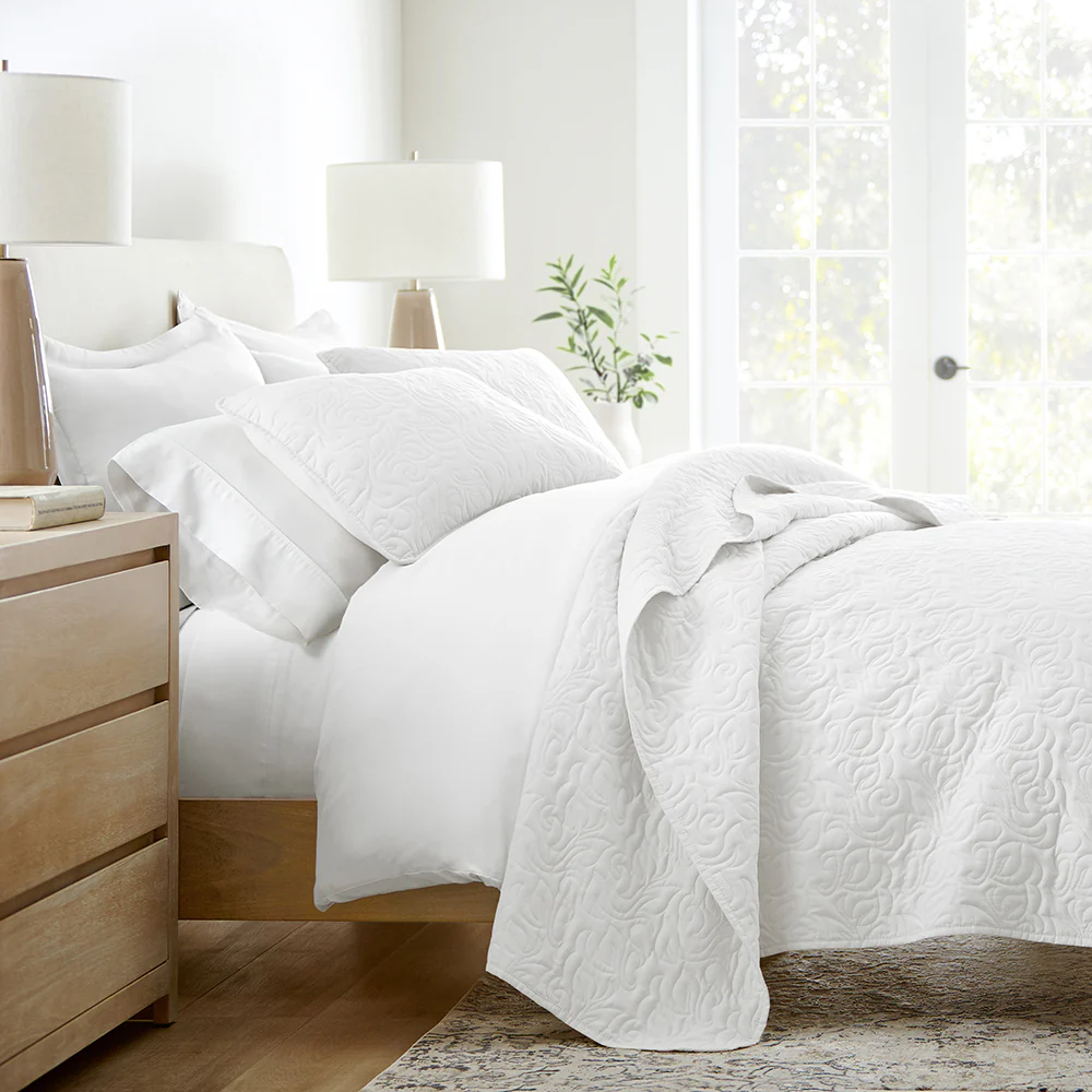 3-Piece Floral Stitch Quilted Coverlet Set - Image 4