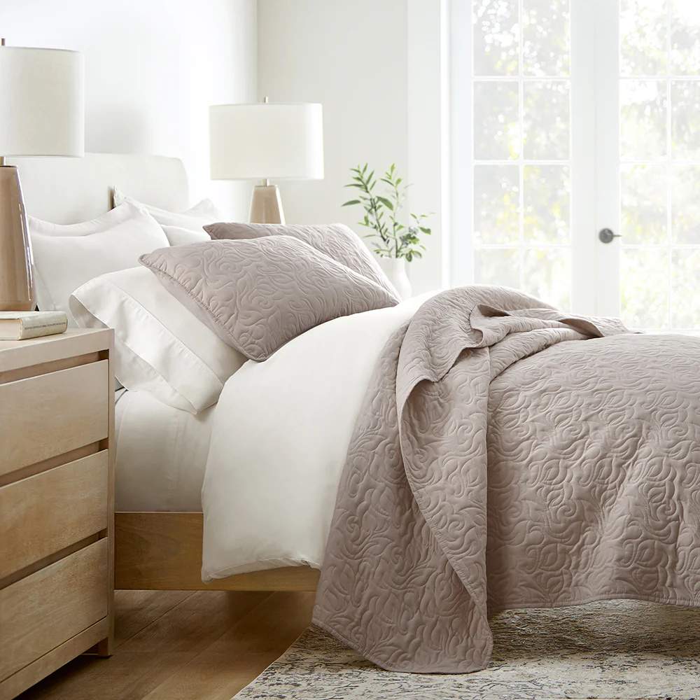 3-Piece Floral Stitch Quilted Coverlet Set - Image 6