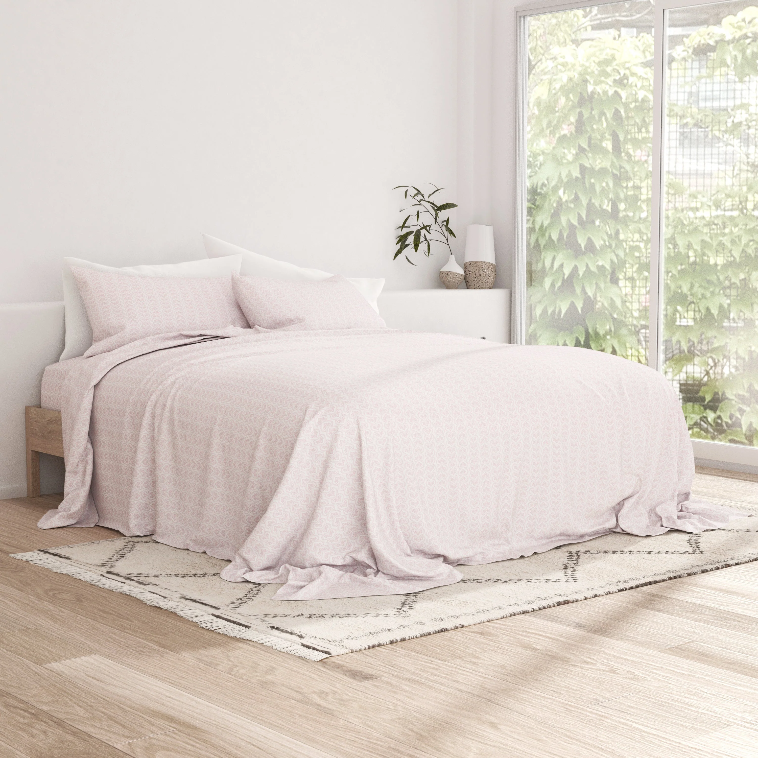 Classic in Pink Pattern 4-Piece Sheet Set - Sale - Image 4