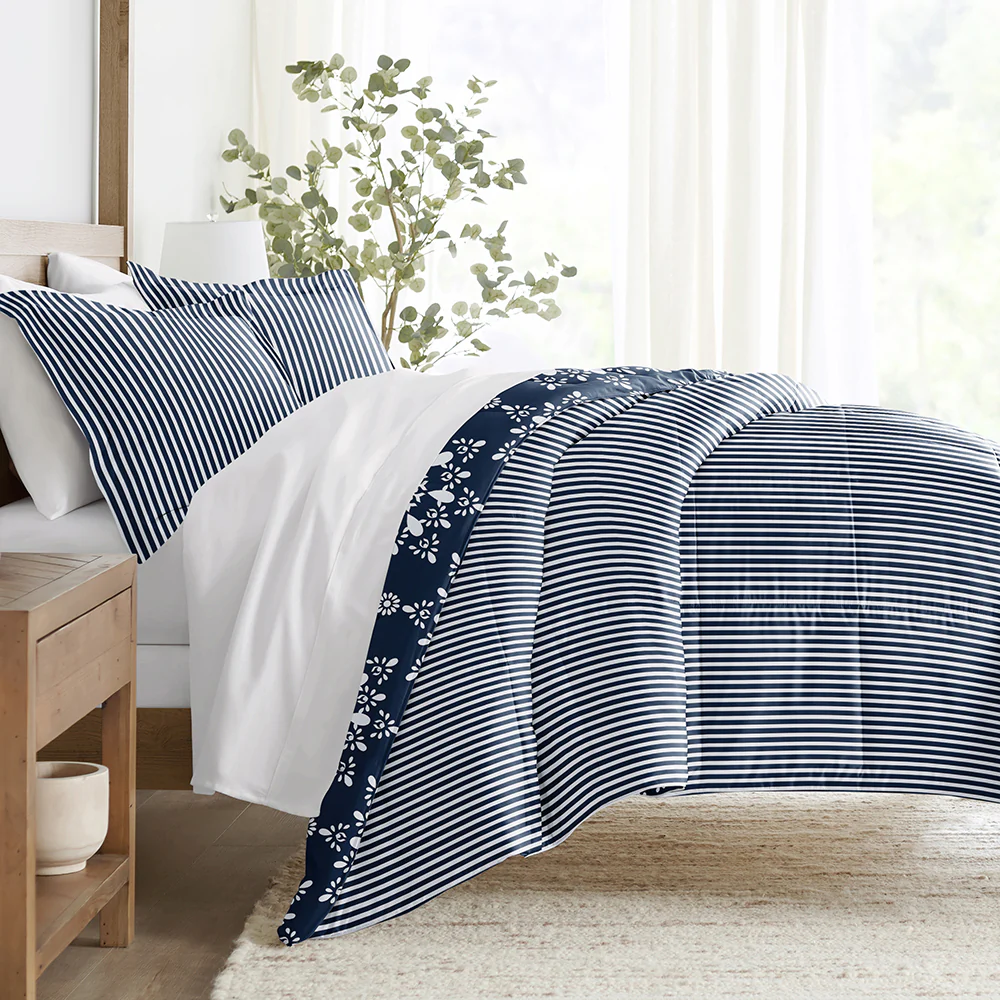 Daisy Medallion Reversible Down-Alternative Comforter Set - Image 7