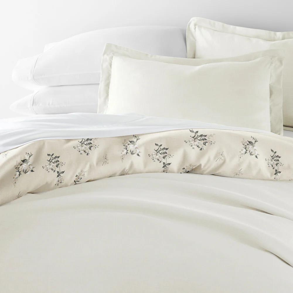 Delicate Floral Pattern 3-Piece Reversible Duvet Cover Set - Image 10