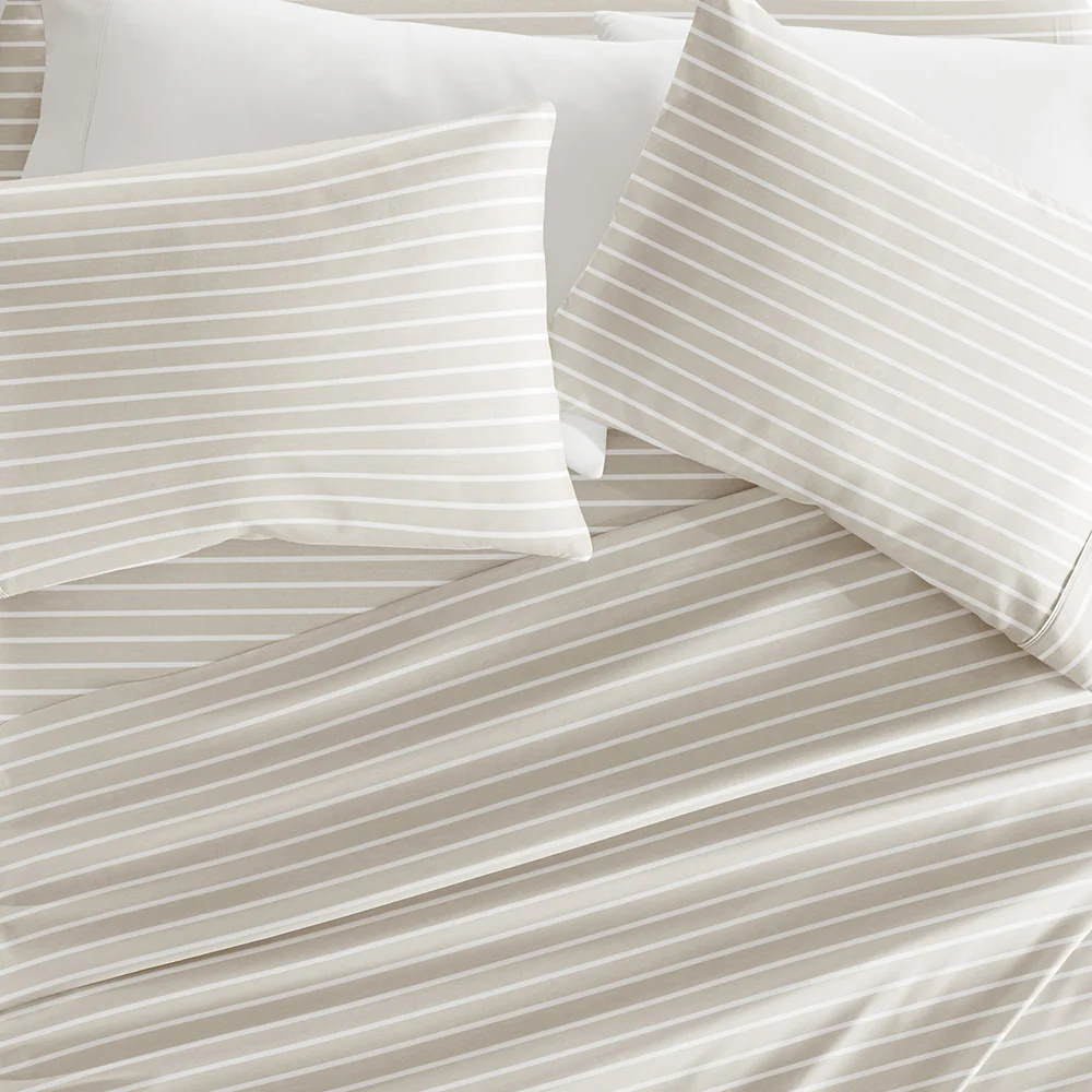 Distressed Awning Stripe 4-Piece Pattern Sheet Set - Image 12