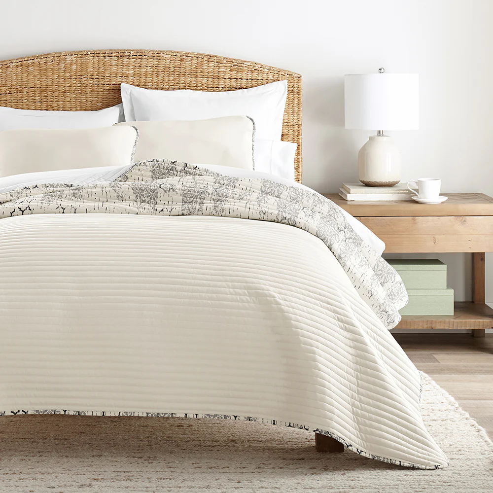 Distressed Aztec Reversible Quilted Coverlet Set - Image 4