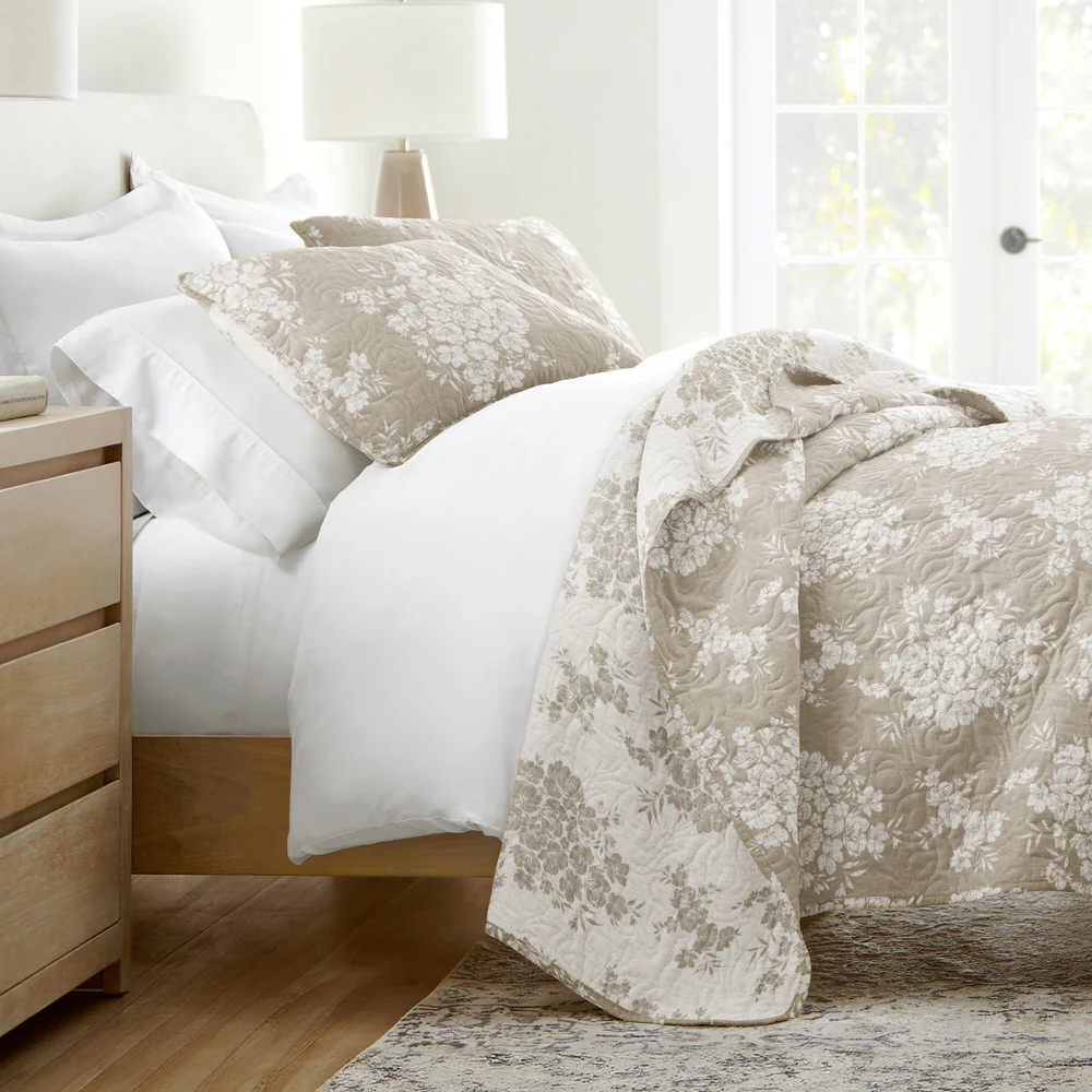 Distressed Bouquet Reversible Quilted Coverlet Set - Image 3