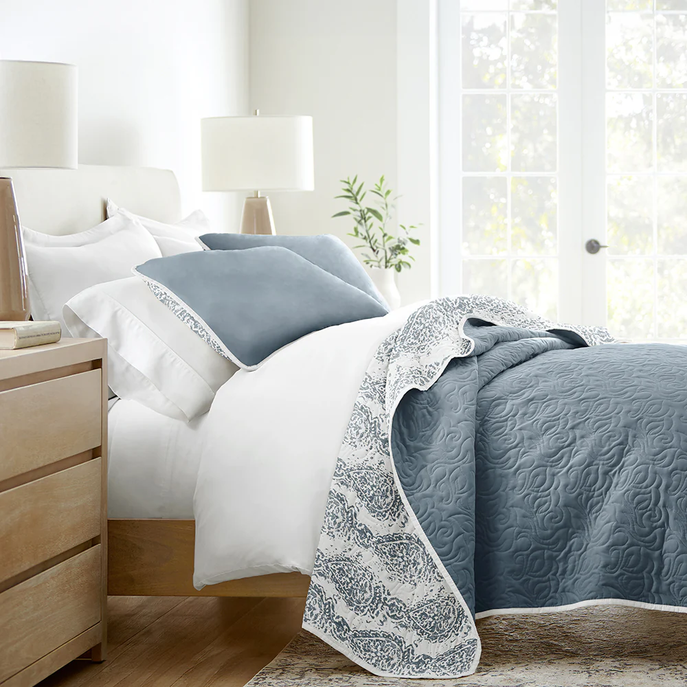 Distressed Damask Reversible Quilted Coverlet Set - Image 3