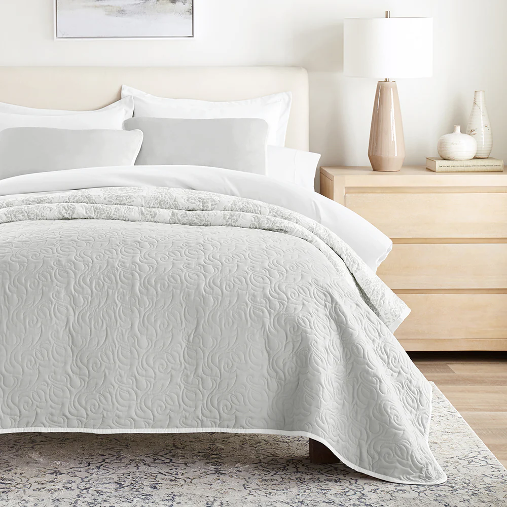 Distressed Damask Reversible Quilted Coverlet Set - Image 8