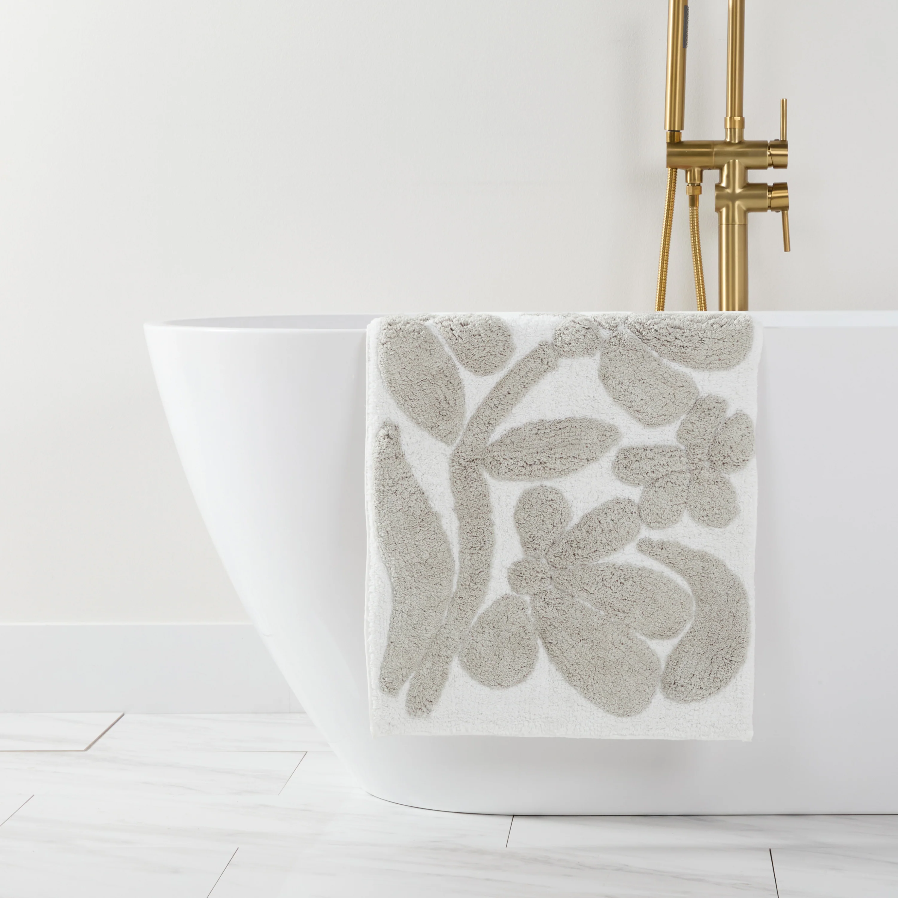100% Cotton Floral Patterned Bath Mat - Image 3