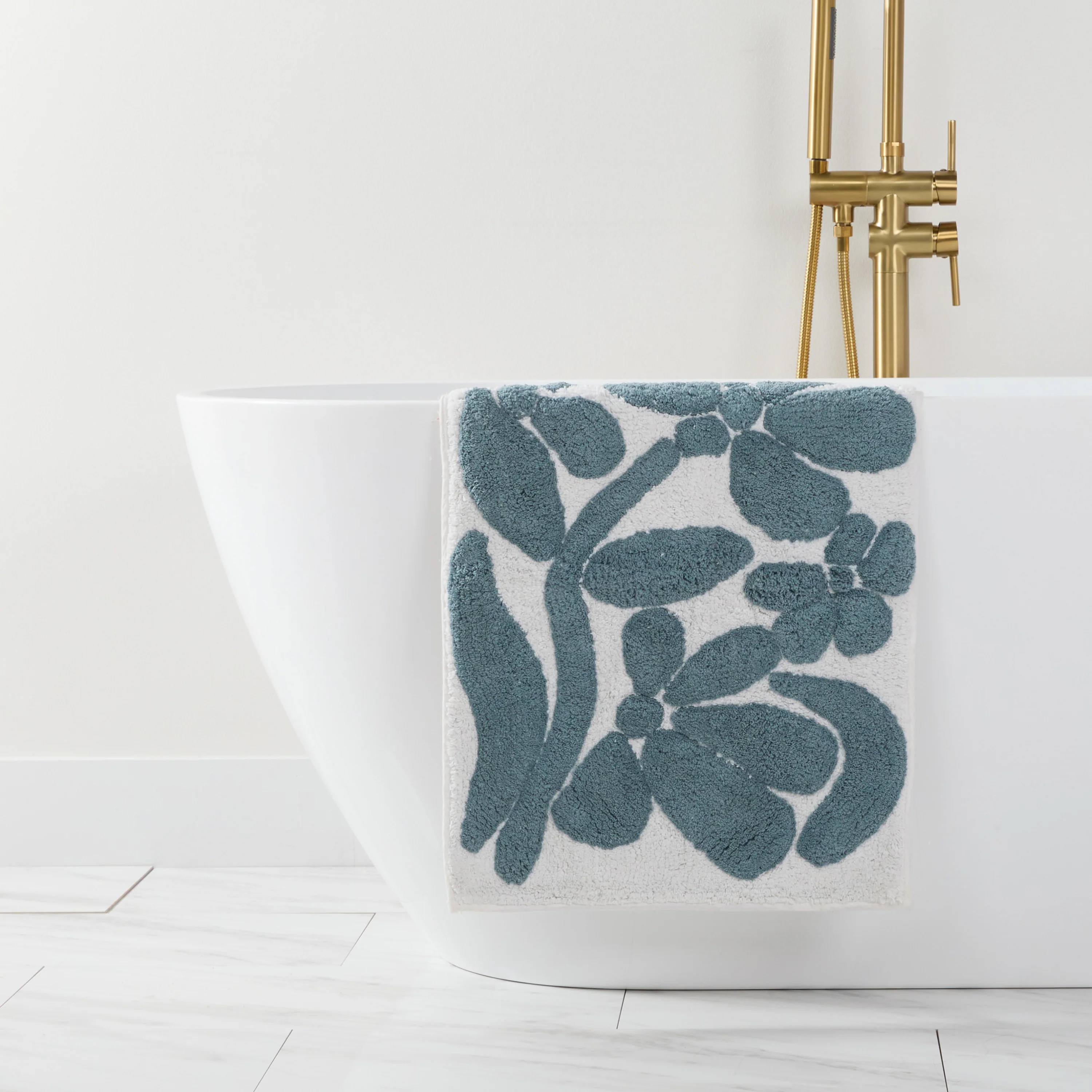100% Cotton Floral Patterned Bath Mat - Image 4