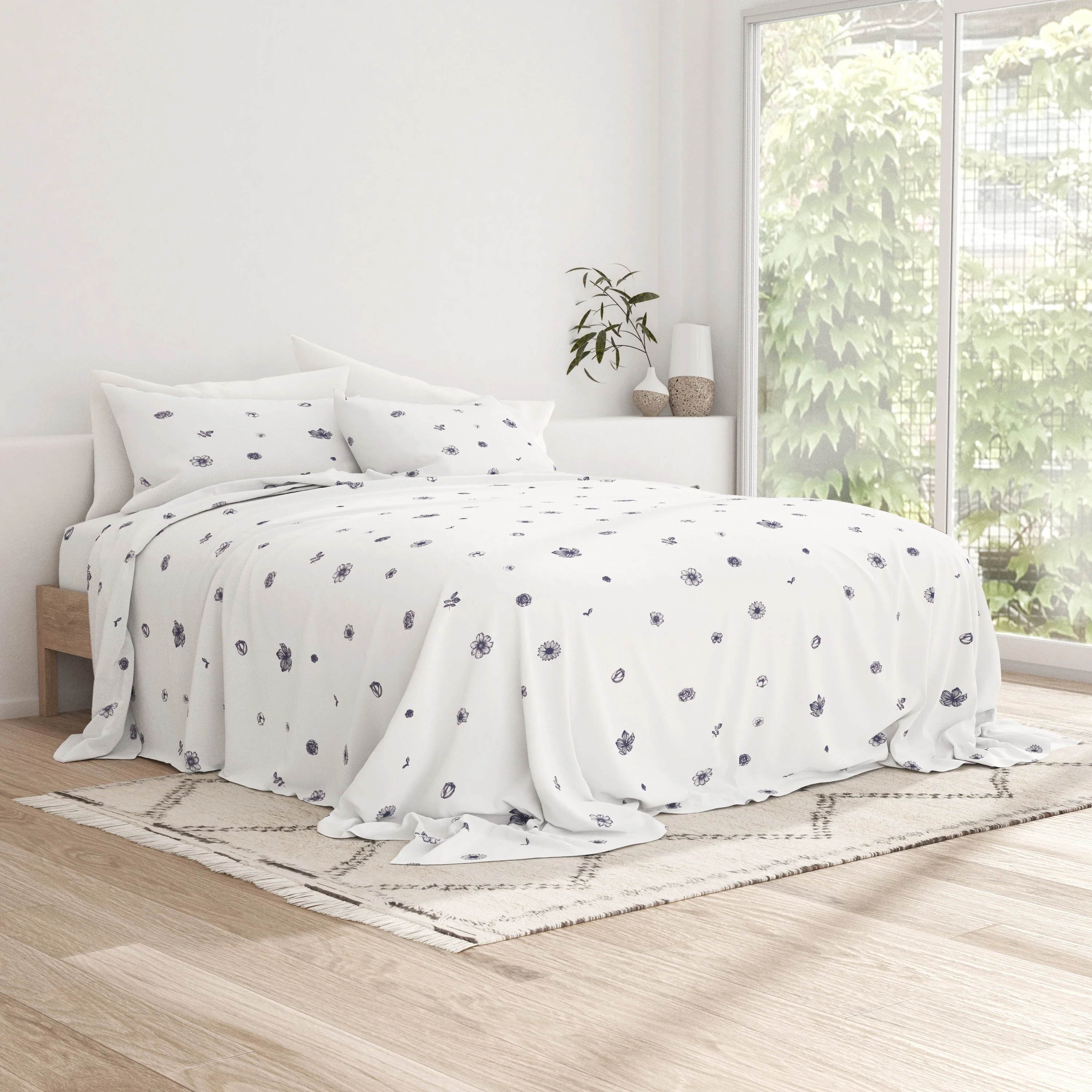 Indigo Flowers Pattern 4-Piece Sheet Set - Sale - Image 4
