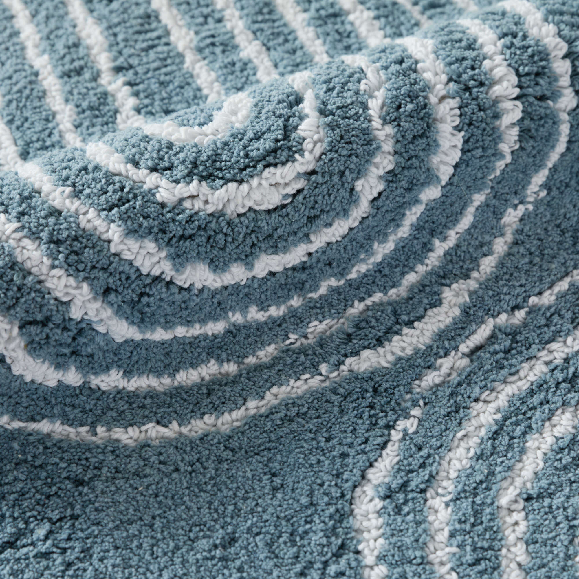 100% Cotton Linear Geo Patterned Bath Mat - Image 16
