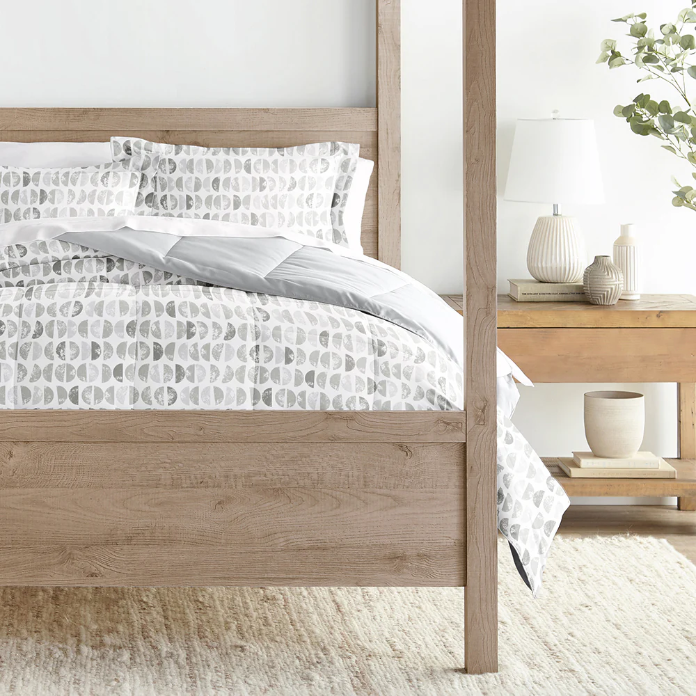 Moonlight Stars Reversible Down-Alternative Comforter Set - Image 5