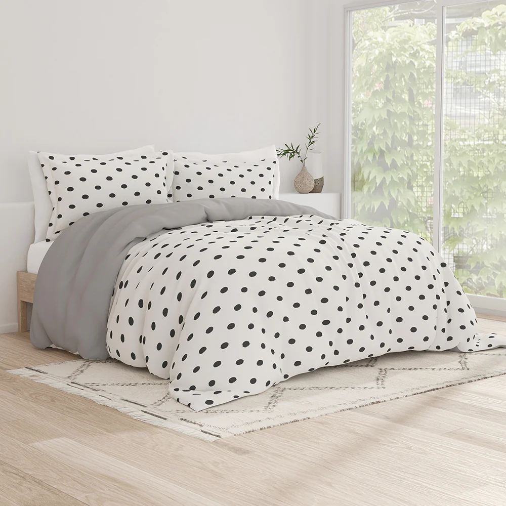Painted Polkadot Pattern 3-Piece Reversible Duvet Cover Set - Image 3