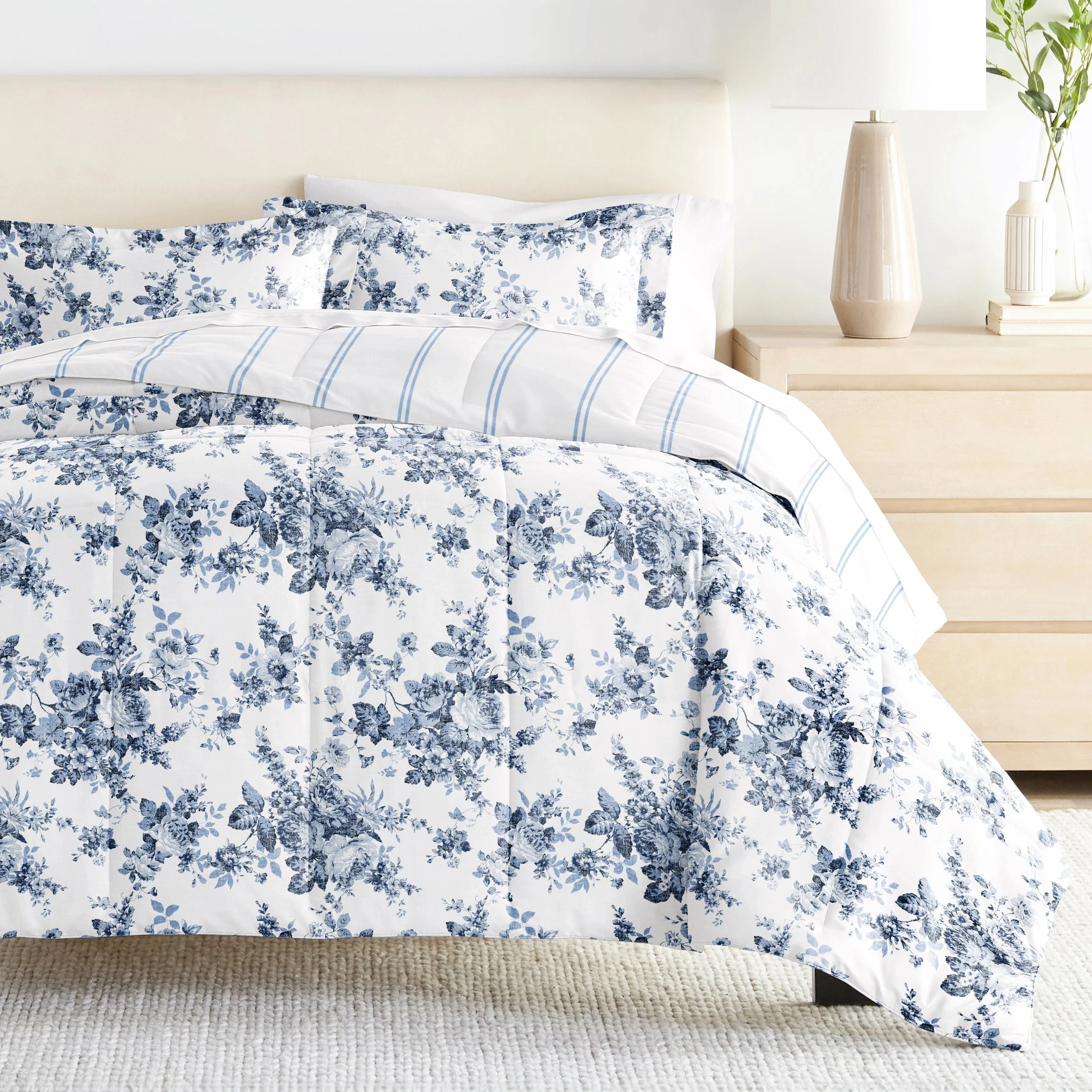 Patterned Down-Alternative Comforter Set (Sale) - Image 4