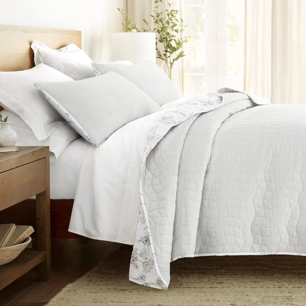 Blooming Daisy Reversible Quilted Coverlet Set (Sale) - Image 2