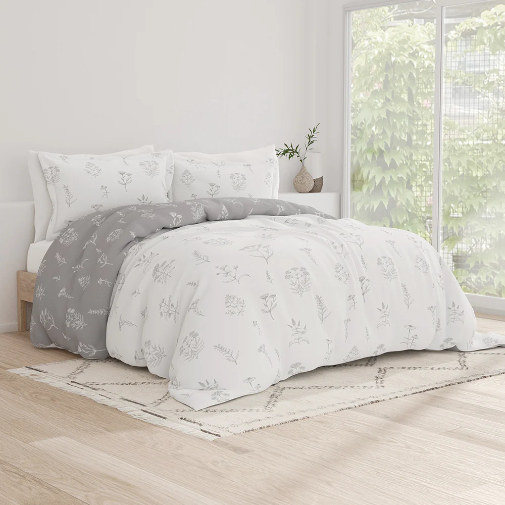 Botany Floral Pattern 3-Piece Reversible Duvet Cover Set (Sale) - Image 3