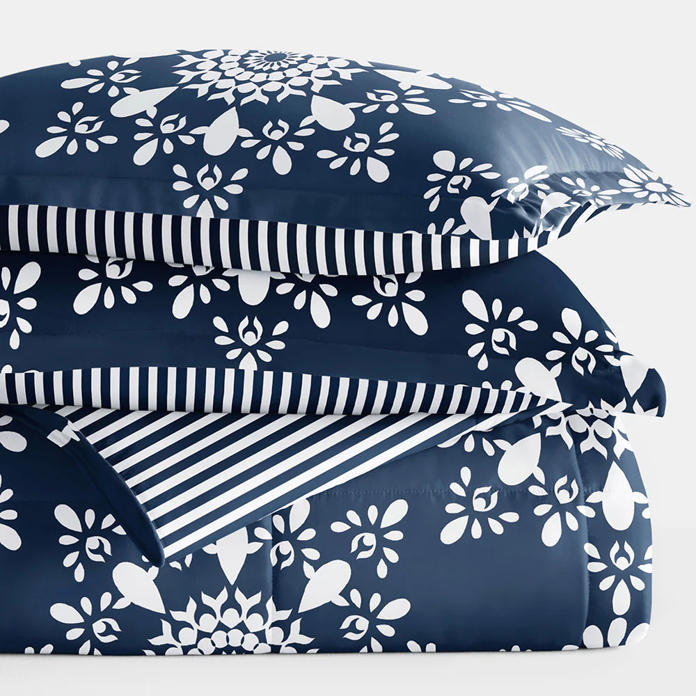 Daisy Medallion Reversible Down-Alternative Comforter Set (Sale) - Image 35