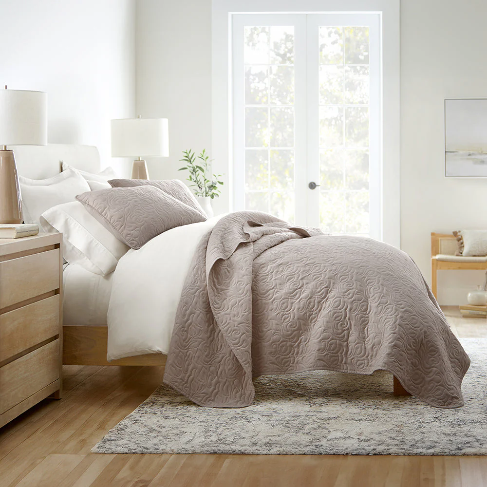 Sale - Floral 3-Piece Quilted Coverlet Set - Image 28