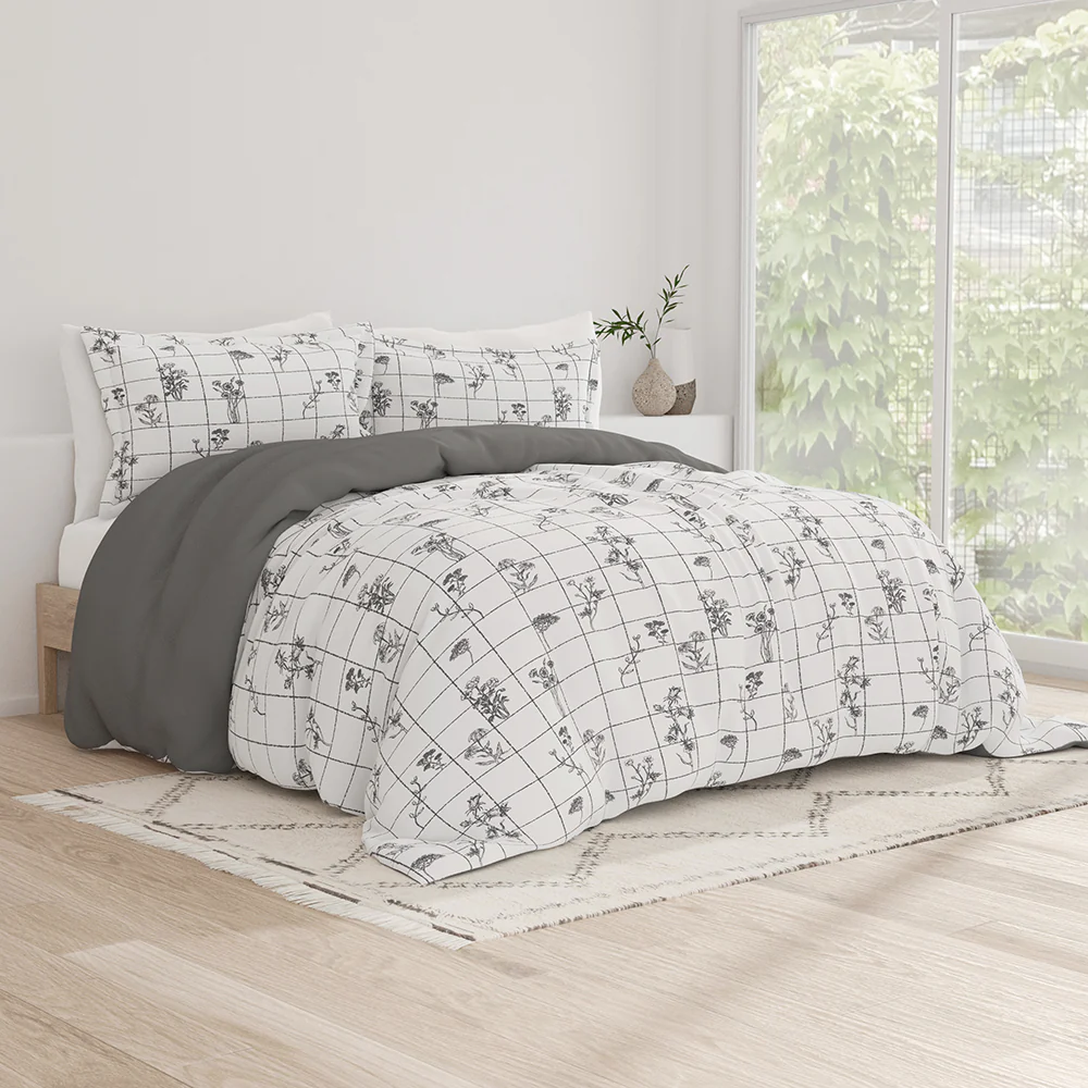 Flower Field Pattern 3-Piece Reversible Duvet Cover Set (Sale) - Image 3