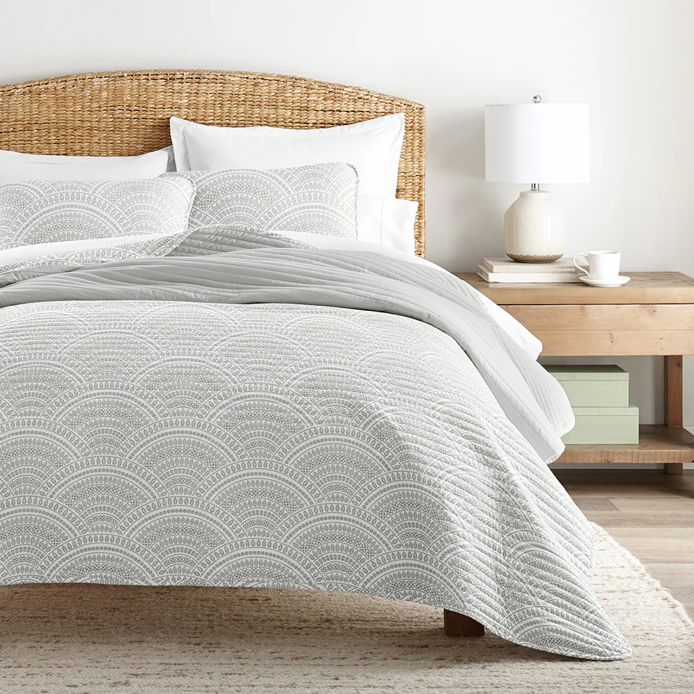 Scallop Reversible Quilted Coverlet Set - Image 12