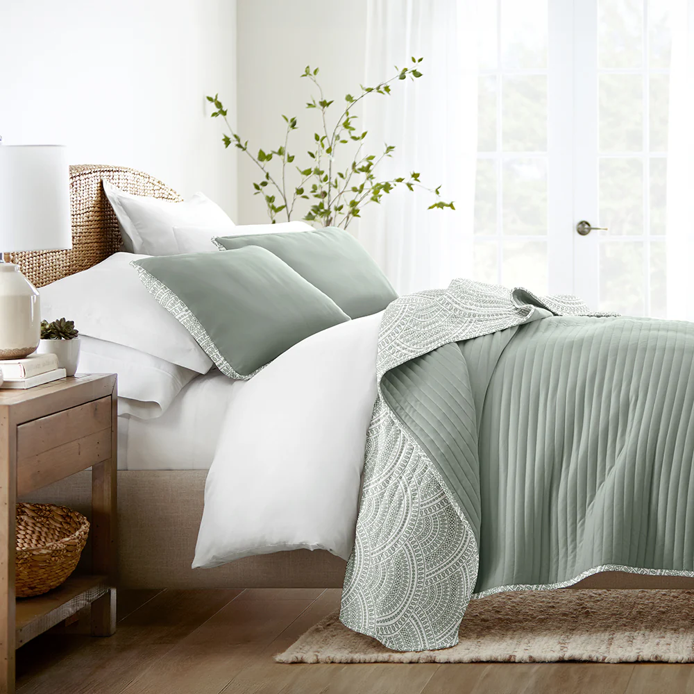 Scallop Reversible Quilted Coverlet Set - Image 6