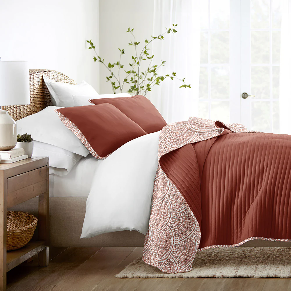 Scallop Reversible Quilted Coverlet Set - Image 5