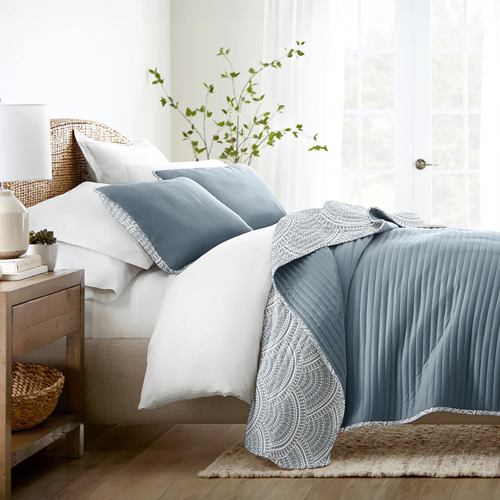 Scallop Reversible Quilted Coverlet Set - Image 7