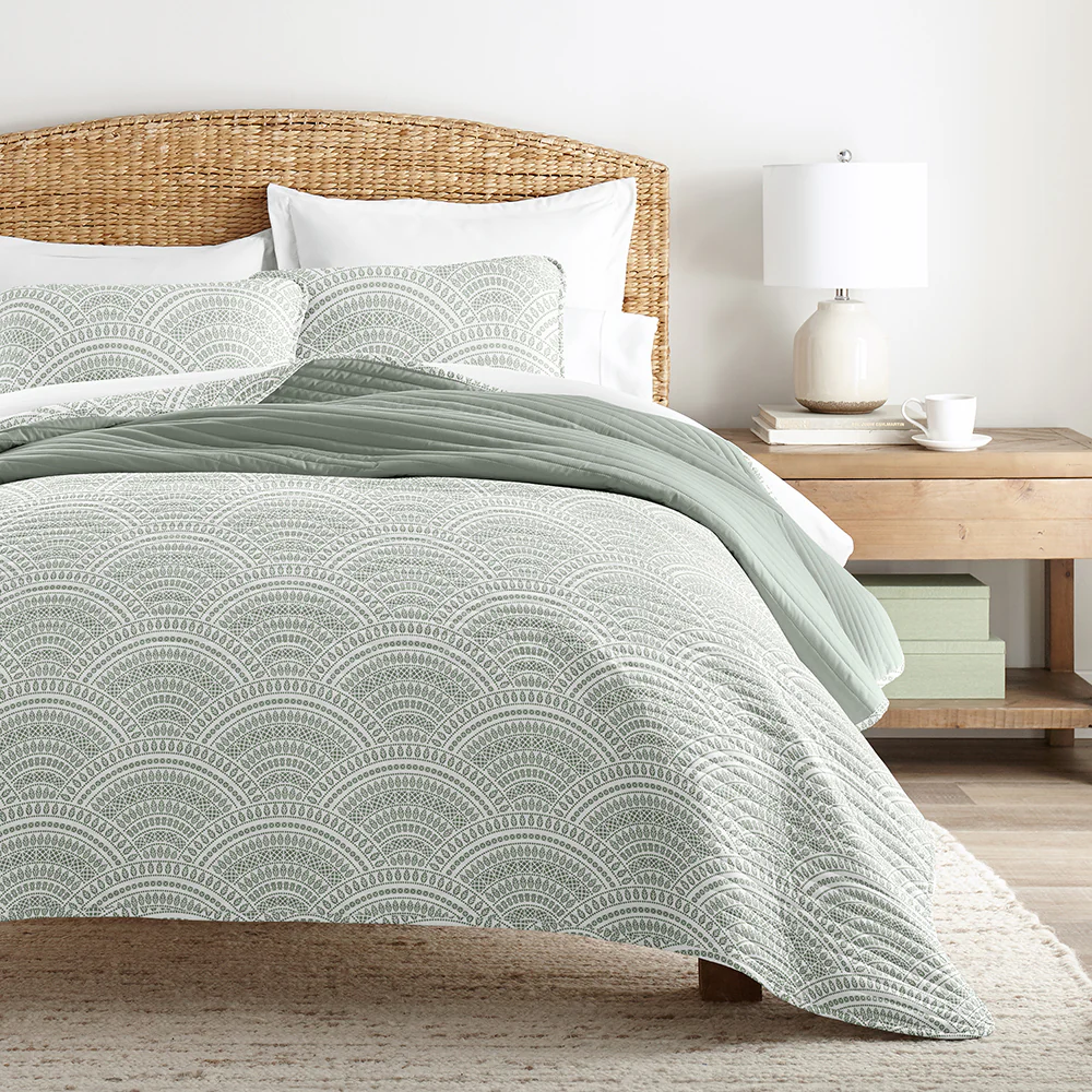 Scallop Reversible Quilted Coverlet Set - Image 10