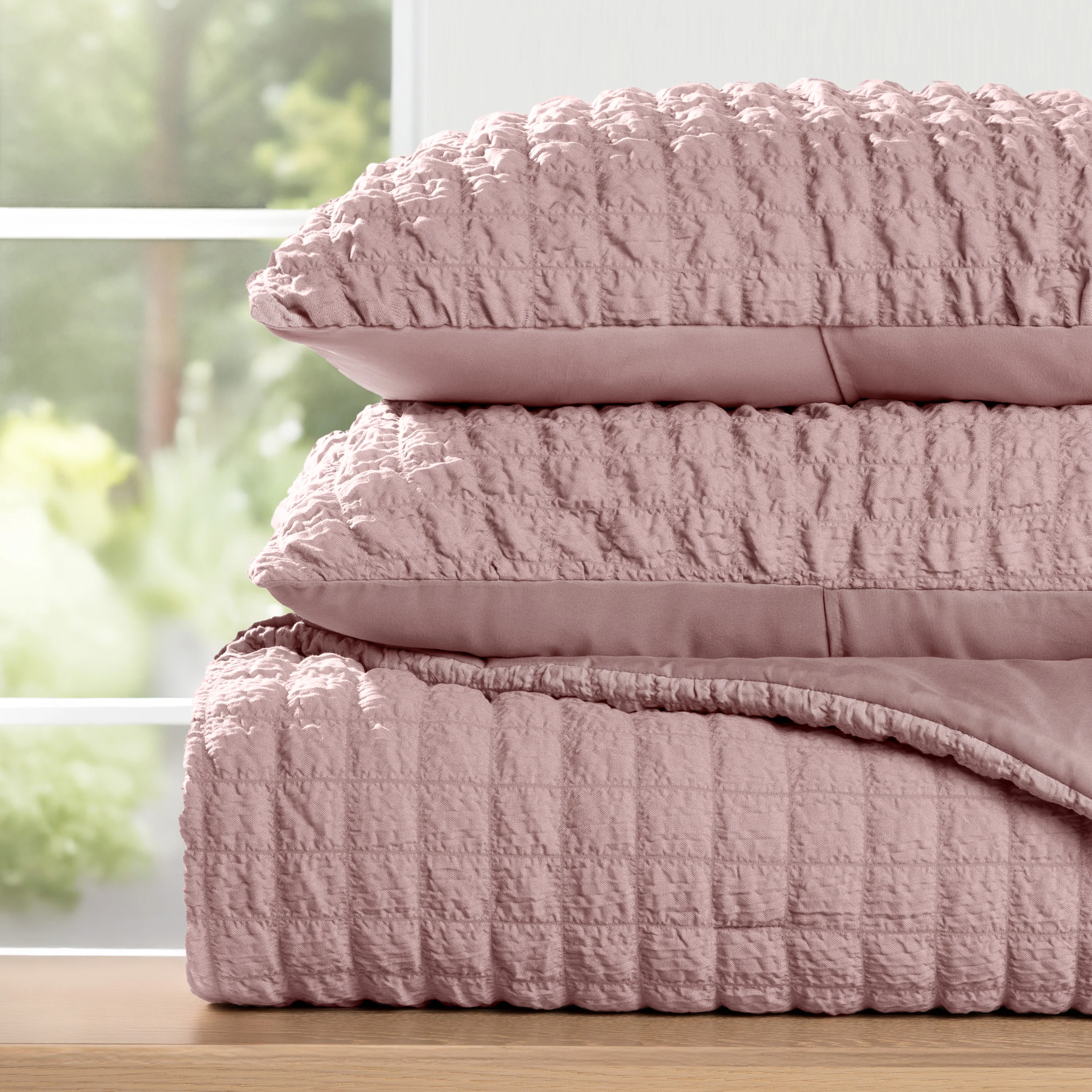 Seersucker Box Textured Down-Alternative Comforter Set - Image 11